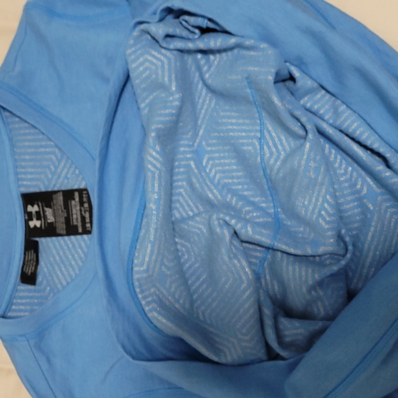 NWOT Under Armour sweatshirt , small - Picture 5 of 7